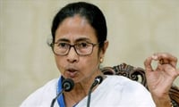 ‘‘একটাই গোষ্ঠী, জোড়াফুল, আর কোনও গোষ্ঠী নেই ; মীরজাফরদের দল থেকে বার করে দিন।’’ : মমতা বন্দ্যেপাধ্যায়
